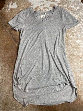 White Crow Heather Gray V-Neck Tunic Tee
